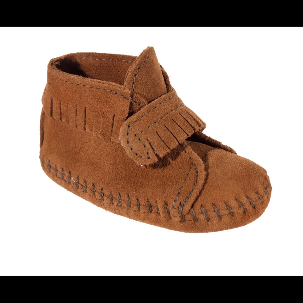 Soft Minnetonka fringe booties